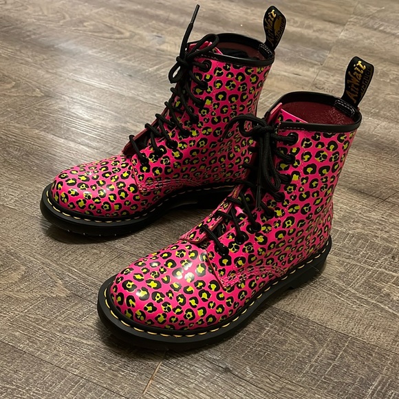Dr Martens 1460 Loud Leopard Smooth Leather Lace Up Boots - Picture 3 of 10